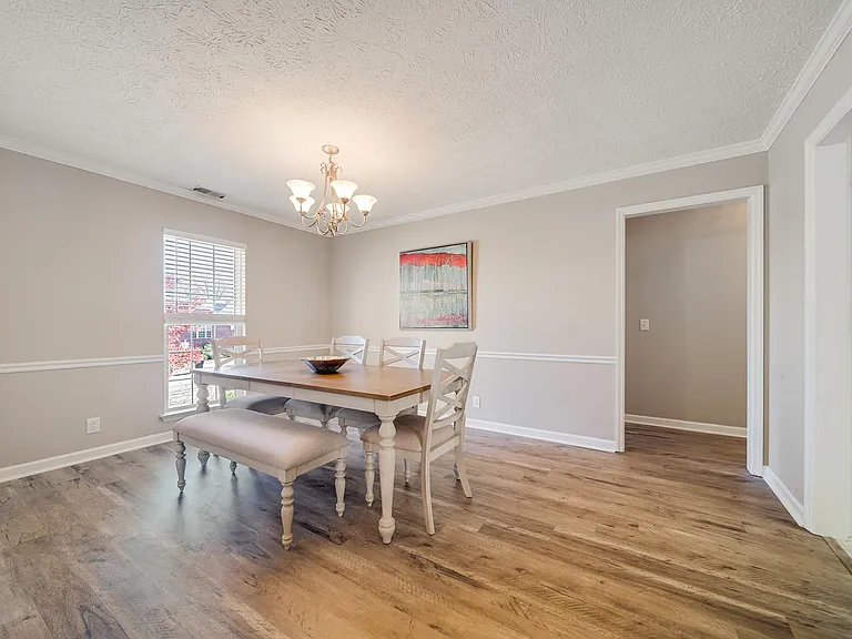 1013 Marshall St — Photo 4
