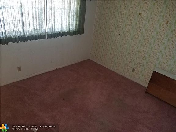 4th image of 601 NW 77th Ave APT 103
