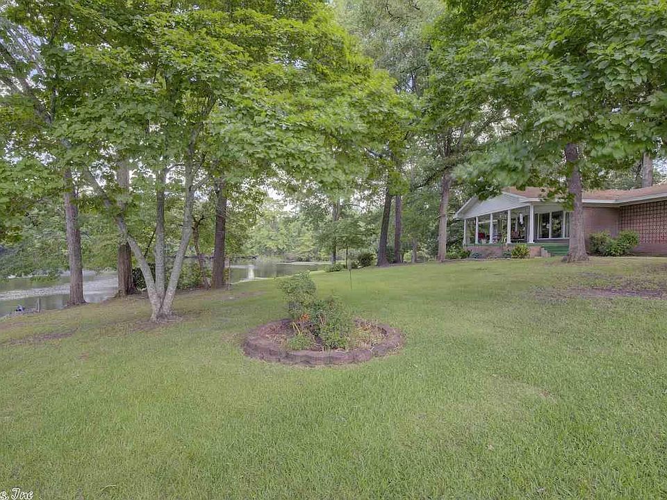 1st image of 35 Pine Hill Cir