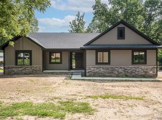 8930 Onandaga Rd, Clarkston, MI 48348