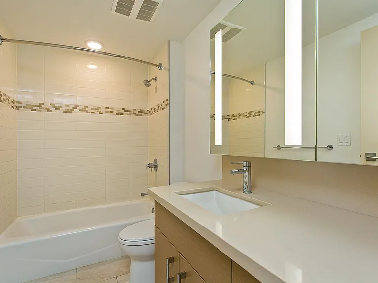 555 South St #1710 — Photo 14