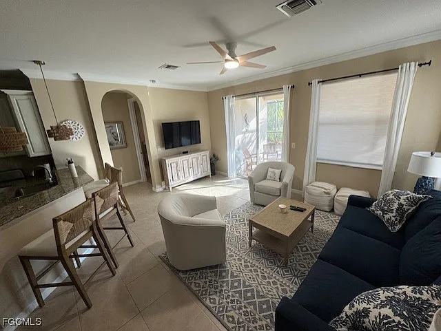 10700 Cetrella Dr — Photo 5