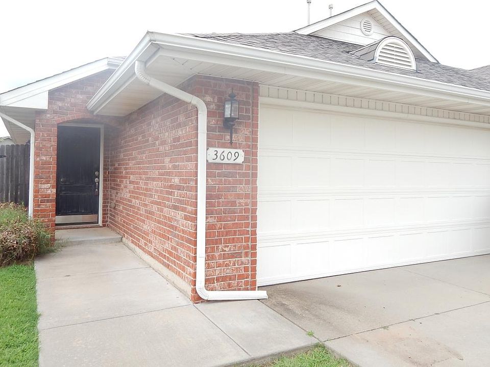 1st image of 3609 Vanguard Dr