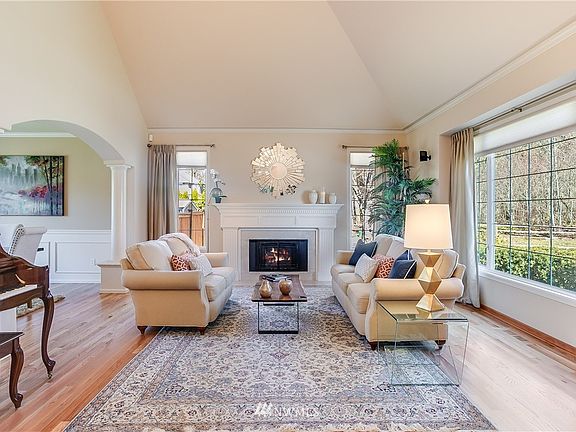3rd image of 1901 265th Avenue SE