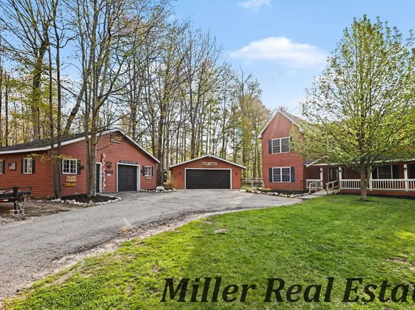 300 Bethany Dr, Hastings, MI 49058