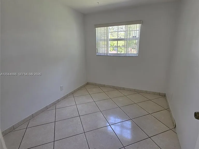 5720 Douglas St — Photo 15