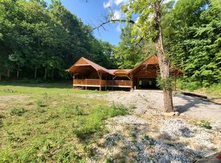 2589 Knob Creek Rd, Celina, TN 38551