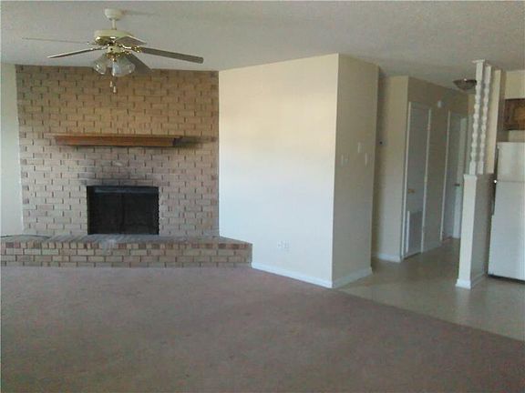 3rd image of 112 E Westridge Dr APT C