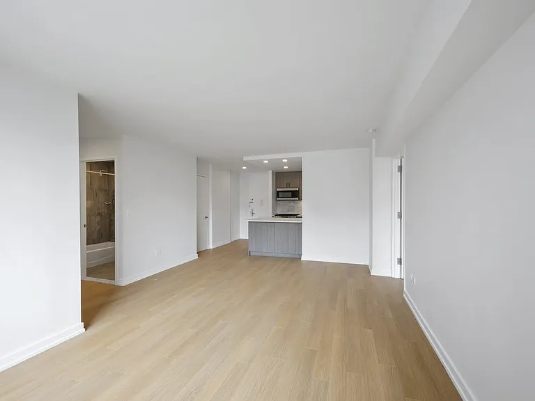 200 W 60th St #7G — Photo 7