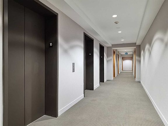 5th image of 7 Grenville St #1005