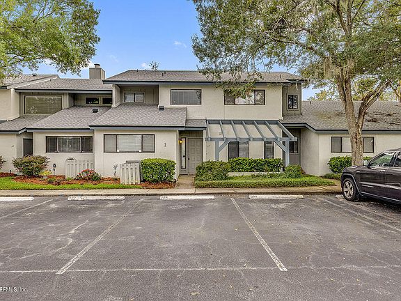 3rd image of 9360 Craven Rd APT 104