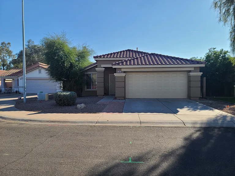 2343 E Springfield Pl — Photo 1
