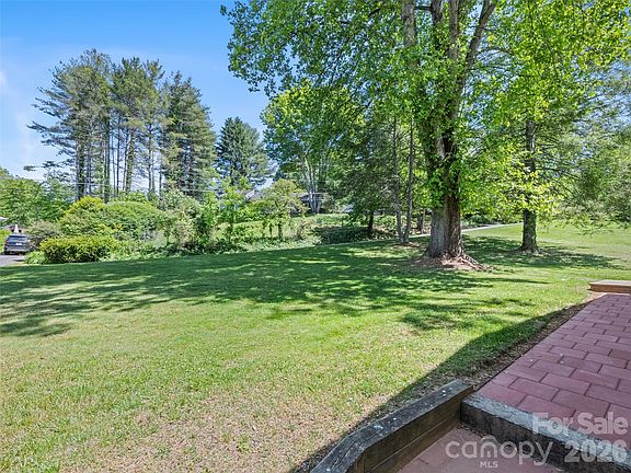4th image of 182 Fairway Hills Dr