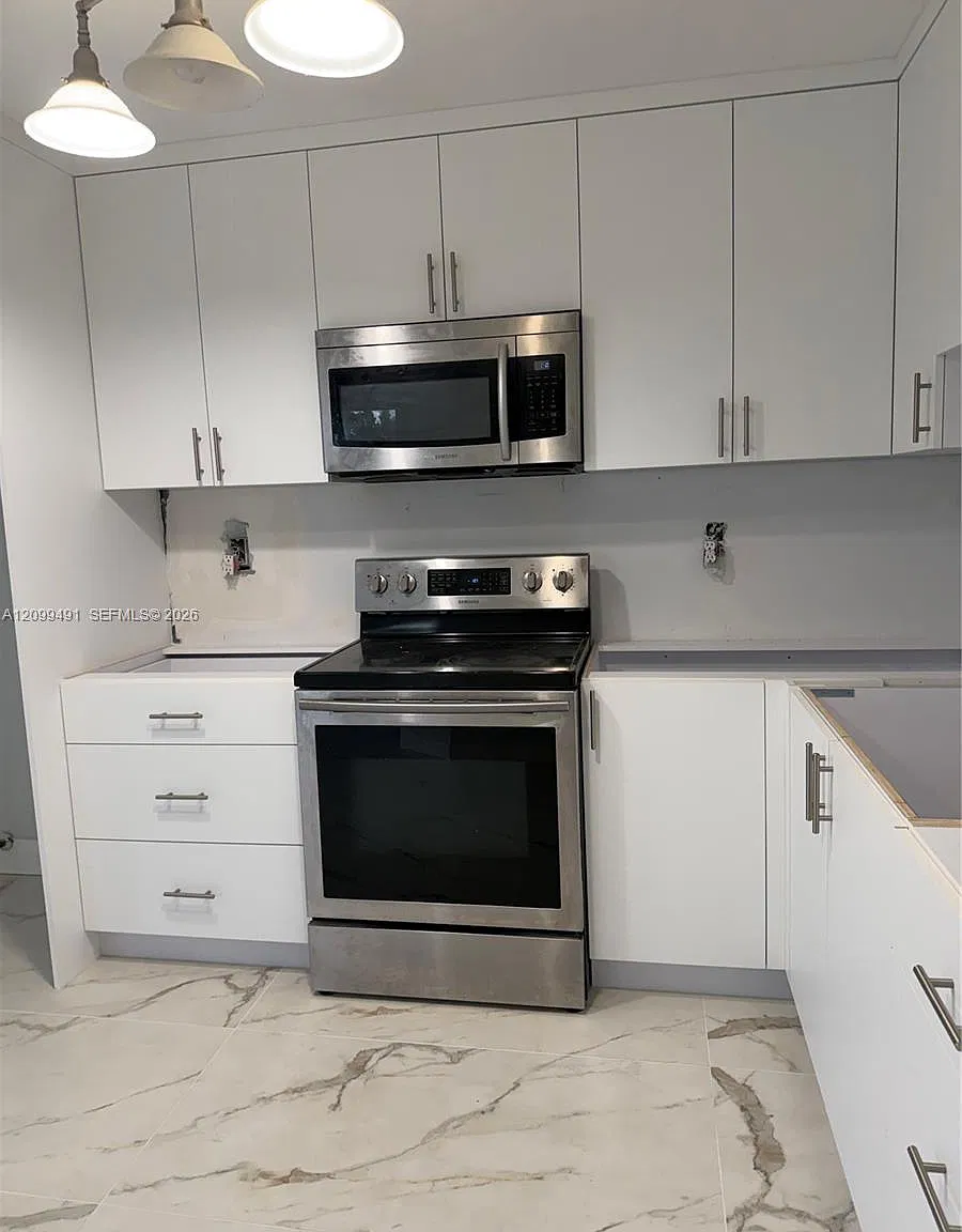 Continental Homes Townhou — Photo 4
