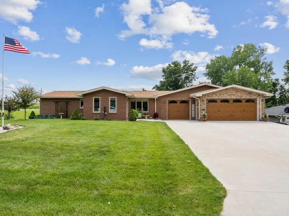 2360 Lakeview Dr, Ames, IA 50010