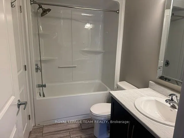 58 Vimy Ridge Cres — Photo 12