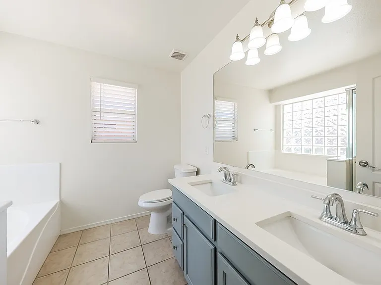 9847 W Irma Ln — Photo 12