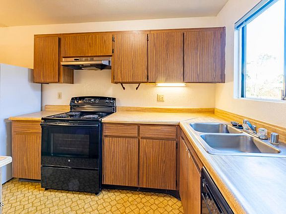 4th image of 511 Cypress St APT 7