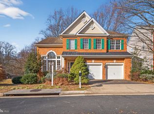 4734 Feature Oak Way, Fairfax, VA 22032