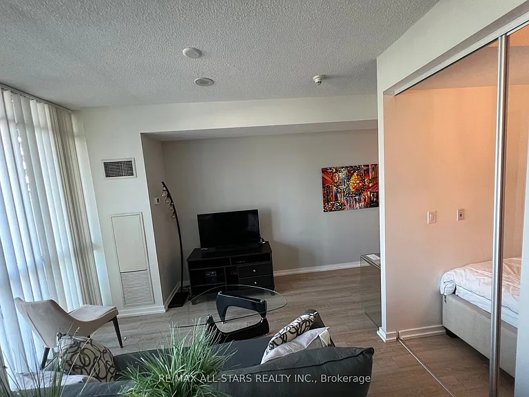 55 Bremner Blvd #1306 — Photo 7