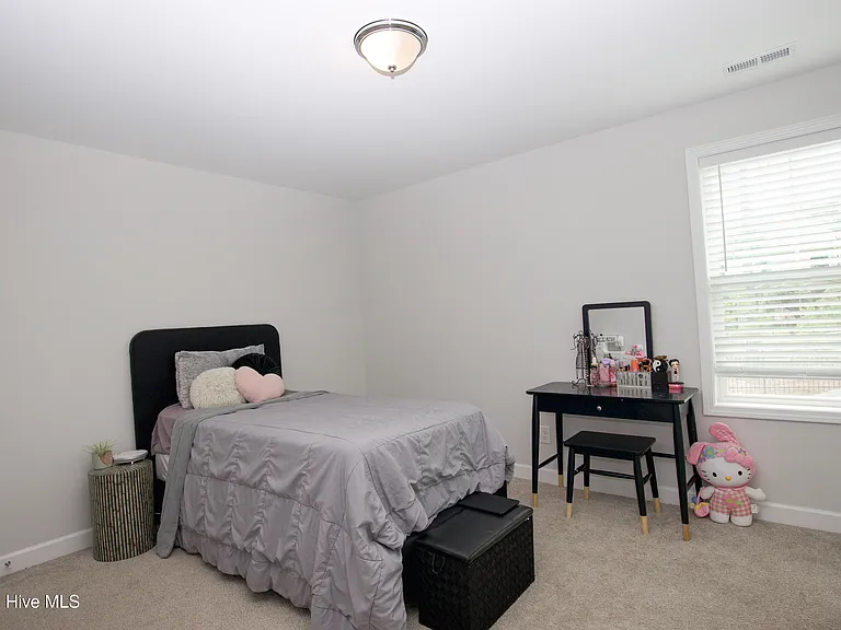 88 Kensington Dr — Photo 31