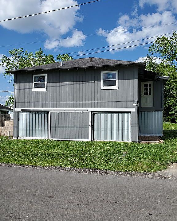 1st image of 315 E Avenue L