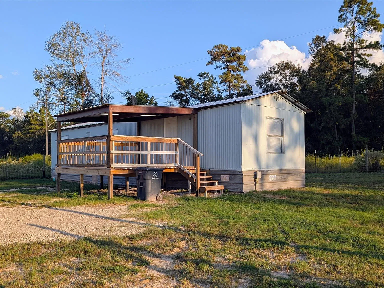 2 bed, 1.0 bath, 850 sqft, $1,400 — Photo 1