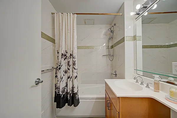 Sold by Landmarc Group | media 14