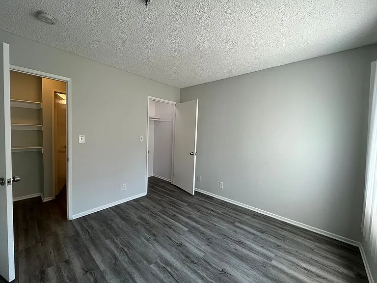 700 S. Berendo Ave — Photo 36