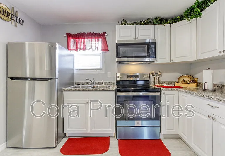 685 Sears Ave NE #4 — Photo 14
