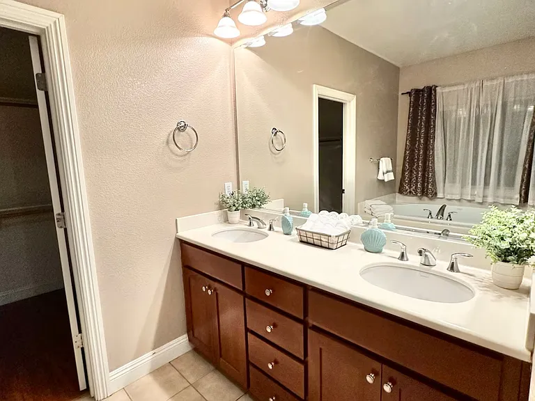 4260 Colorado Ave — Photo 6