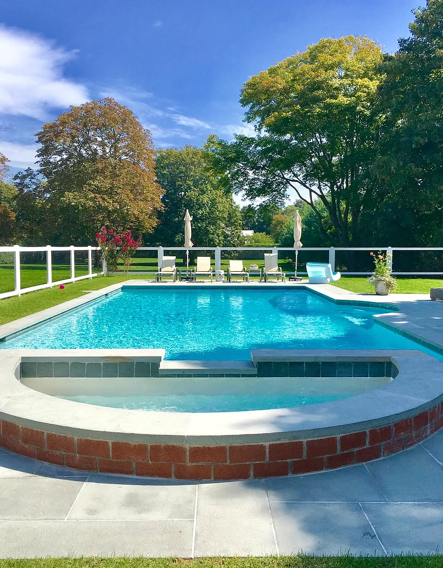 Southampton Village Estate With 5 Bedrooms, Pool,best Location — Photo 2