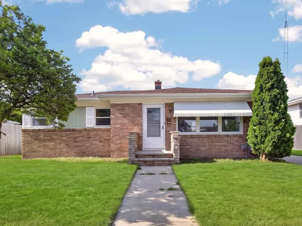 1008 Saxony DRIVE, Racine, WI 53402