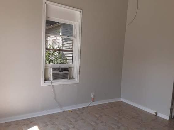 5th image of 407 Burleson St