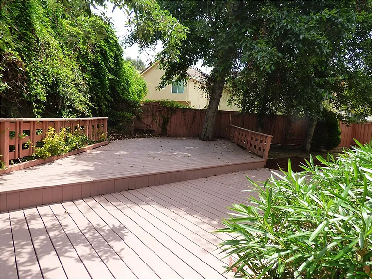 516 Monteleone Ave — Photo 24