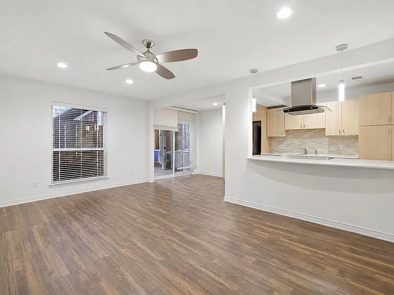 15909 Stillwood St #1085 — Photo 14