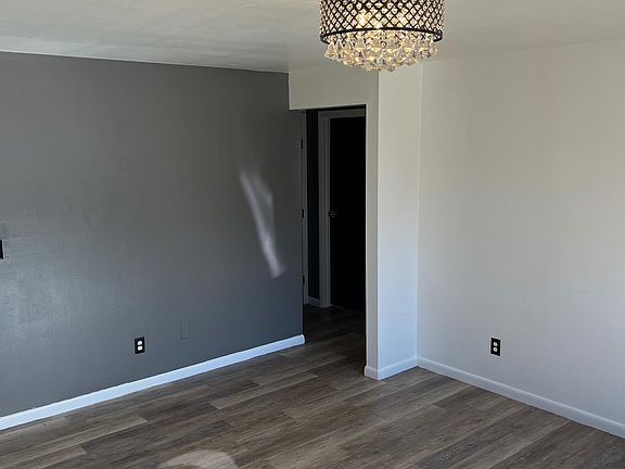 5th image of 2881-2883 Benchwood Dr
