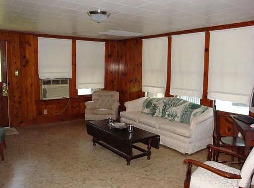 Bunkie Home - Family Room
