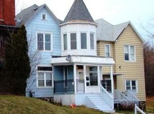 527 W 4th St, Duluth, MN 55806