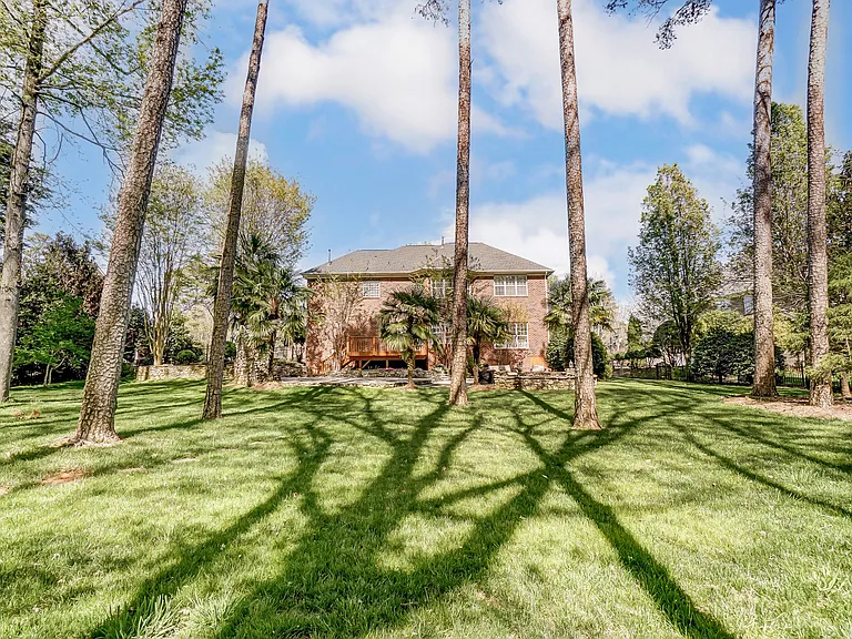 1024 Patricians Ln — Photo 68