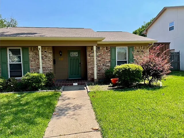 737 Snowden Dr — Photo 1