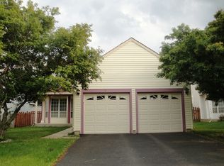 1853 Grosse Pointe Cir, Hanover Park, IL 60133
