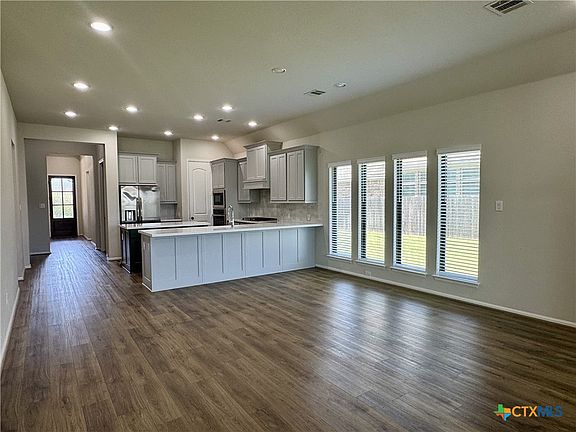 5th image of 936 Blue Oak Blvd