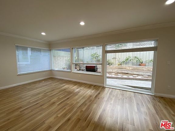 3rd image of 10227 Autumn Leaf Cir #5