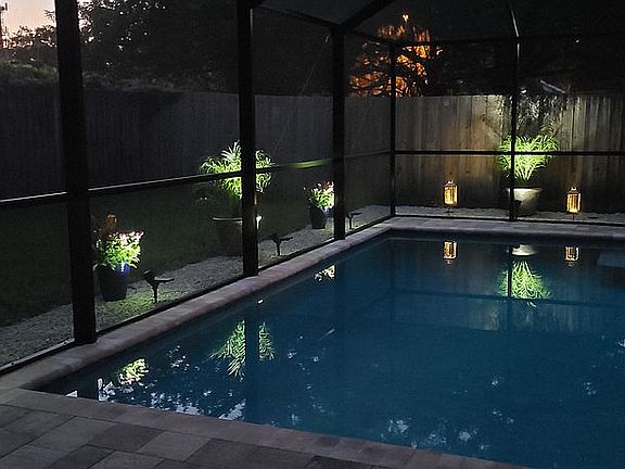 3rd image of 5435 Friarsway Dr