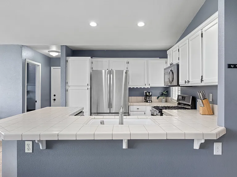 9506 Ravenrock Dr — Photo 3