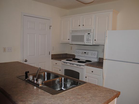 2nd image of 4419 Wigwam Dr