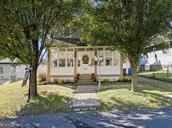 936 Locust Ave, Bensalem, PA 19020