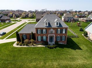 556 Cross Ln, Centerville, OH 45458