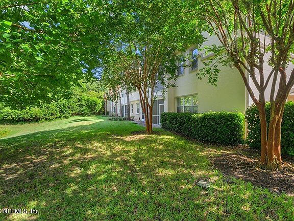 3rd image of 25 RIVERVIEW Bend N #122